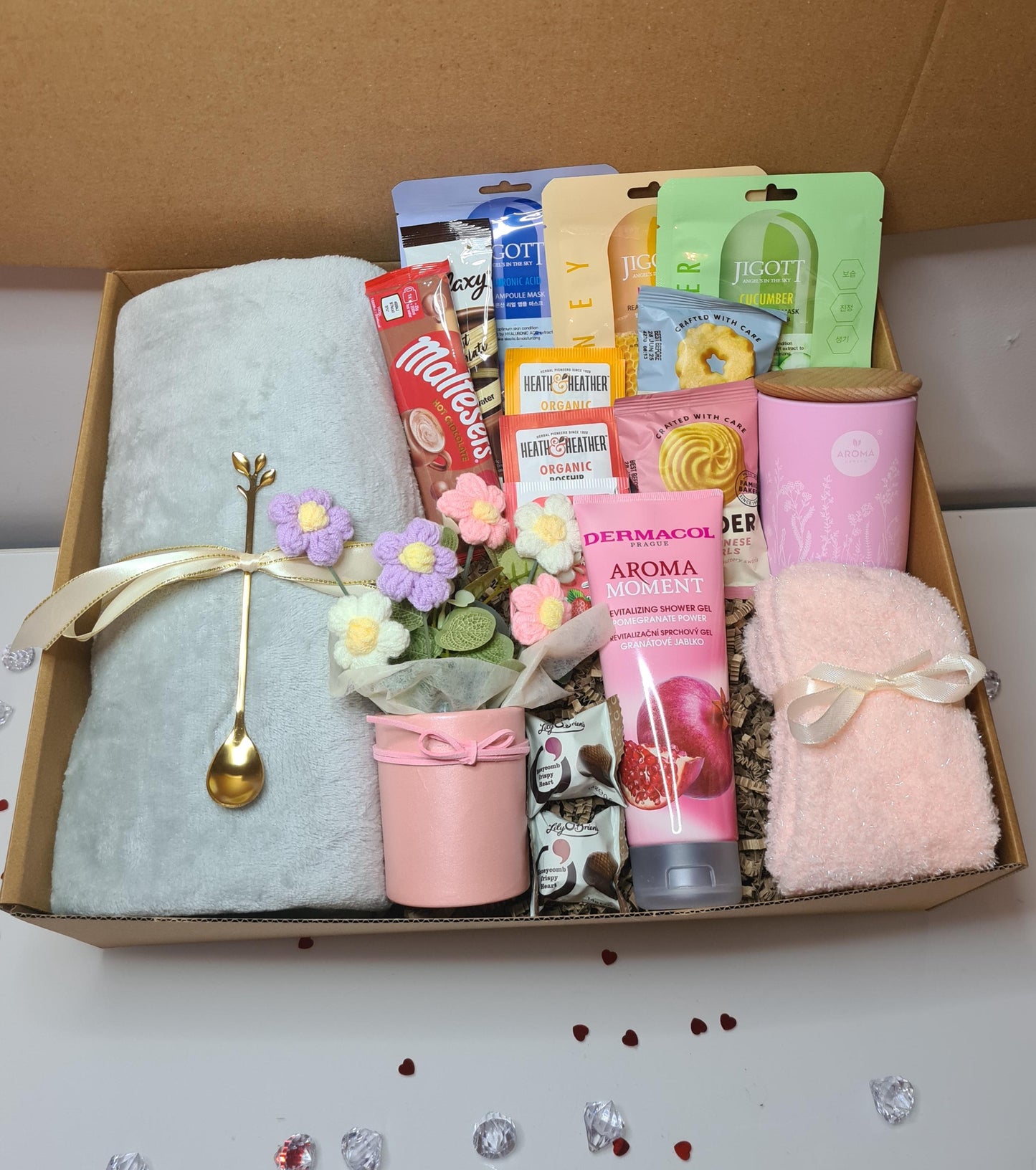 Thinking of You Care Package for Her, Get Well Gift Basket with Blanket, Spa Pamper Hamper for Women, Relaxation Gift Set, Cosy Comforting
