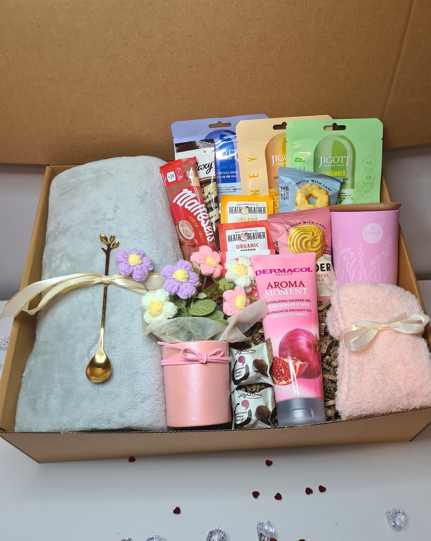 Thinking of You Care Package for Her, Get Well Gift Basket with Blanket, Spa Pamper Hamper for Women, Relaxation Gift Set, Cosy Comforting
